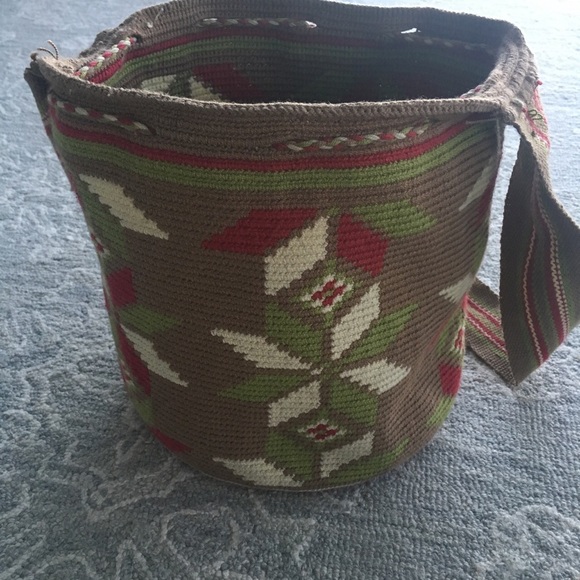 Hand Woven Shoulder Bag - Picture 3 of 5